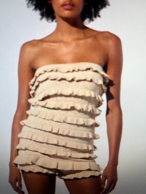 AKIRA RUFFLES ALL OVER ROMPER Size Large